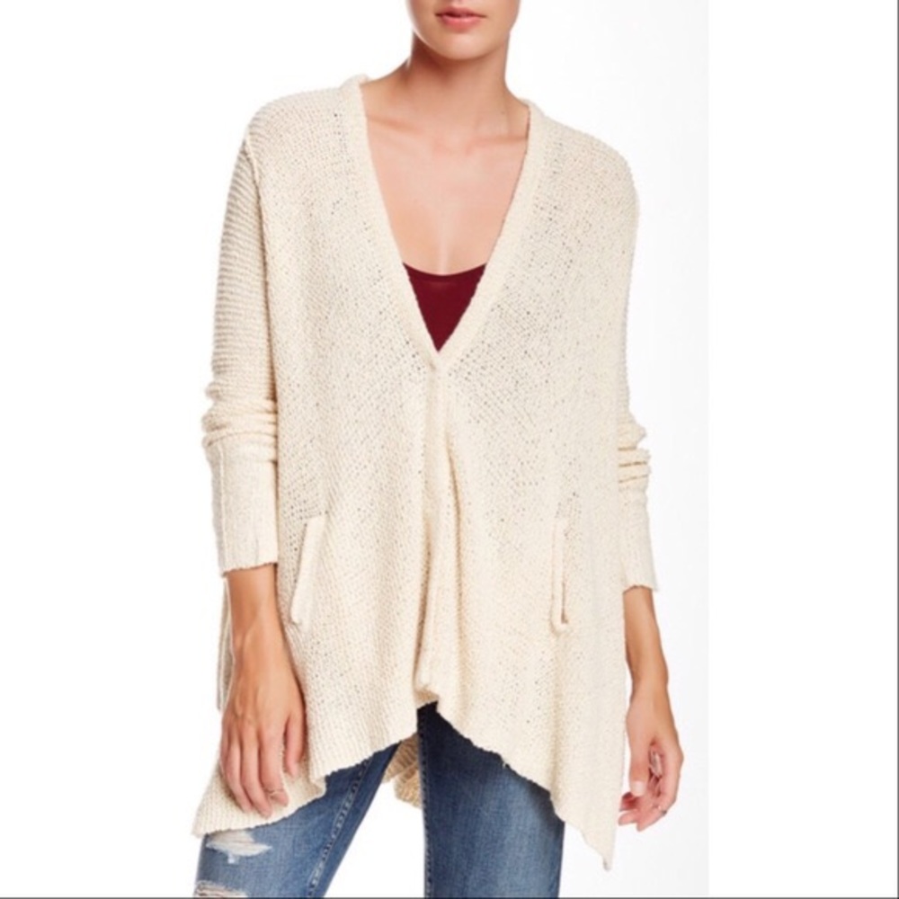 🆕Free People ‘Maroon’ shark bite hem sweater🆕